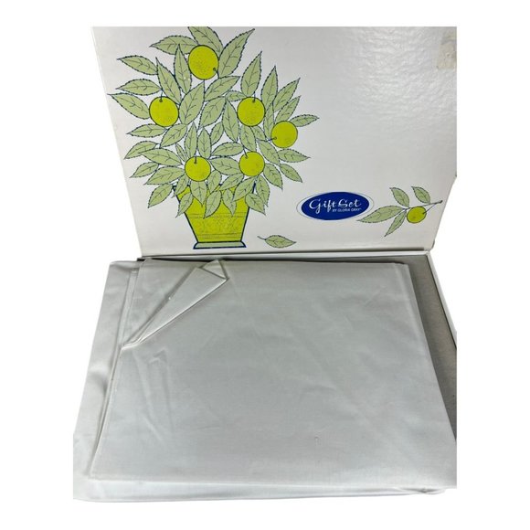 NIB Vintage Gloria Gray Tablecloth & Napkin Set - Picture 3 of 4